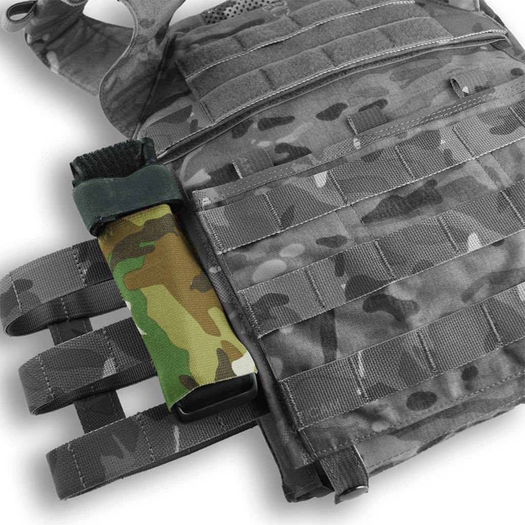 Reconbrothers - Gingers Tactical Gear - Tourniquet Holder - Example Side On Plate Carrier